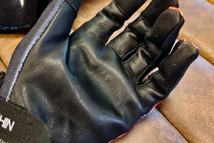 レザーパームモデルイメージ写真