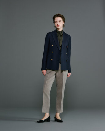 レディーススーツ