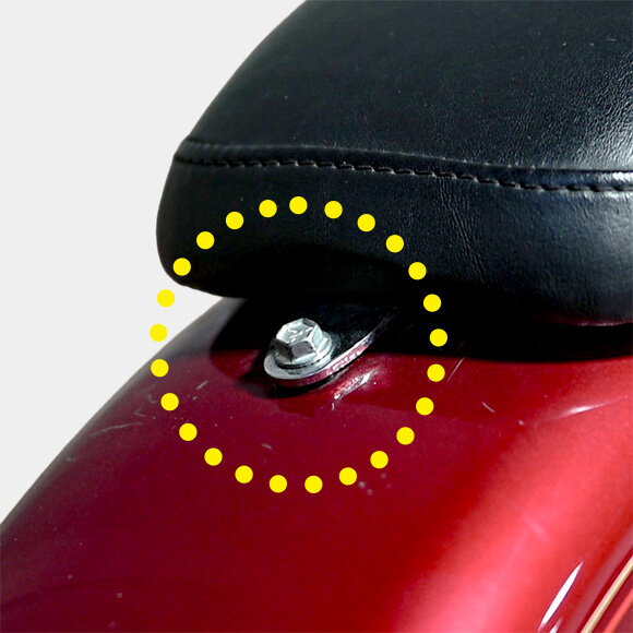 純正シートボルト