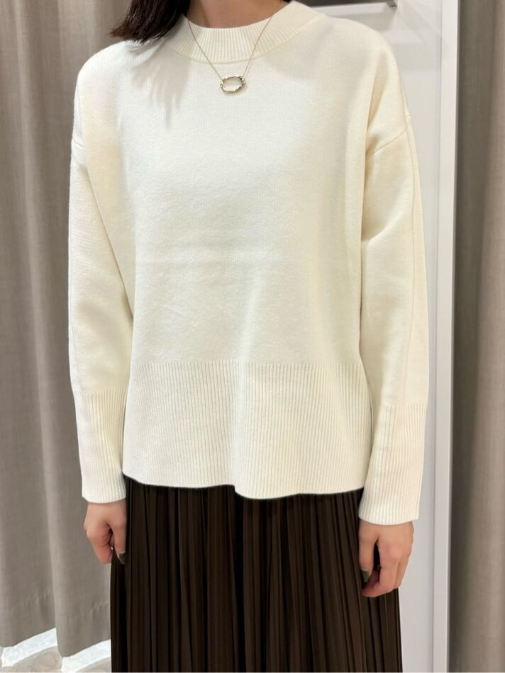 ホワイトプルオーバー