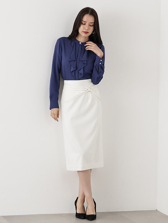 ホワイトのクロスウエストスカート