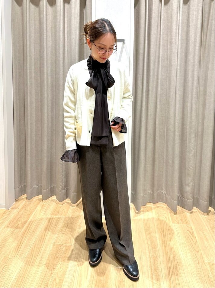 ホワイトカーデ