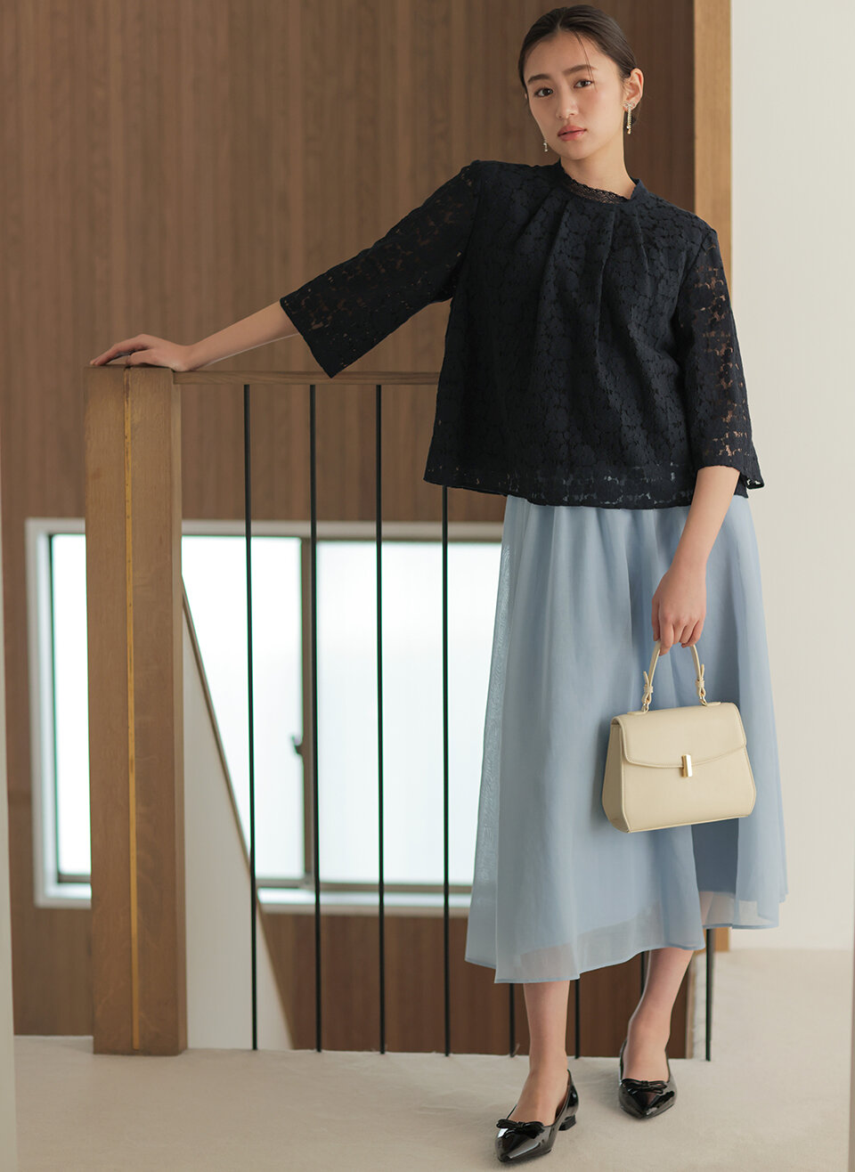 フラワーラッセルレーススタンド襟 ブラウス