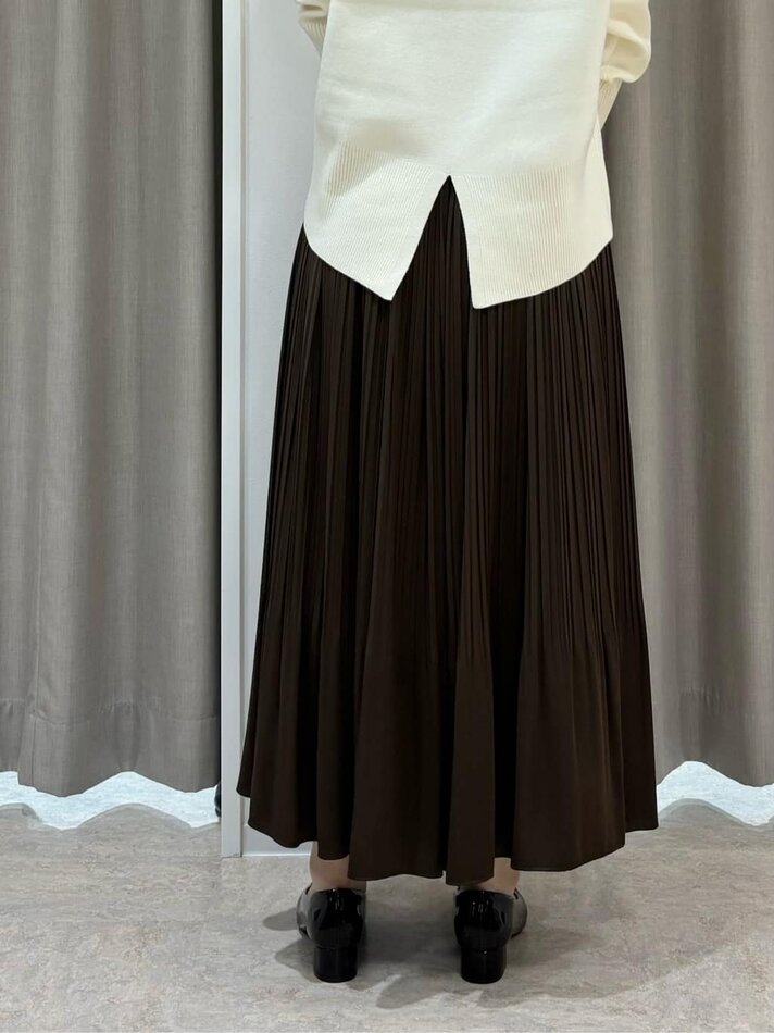 ホワイトプルオーバー