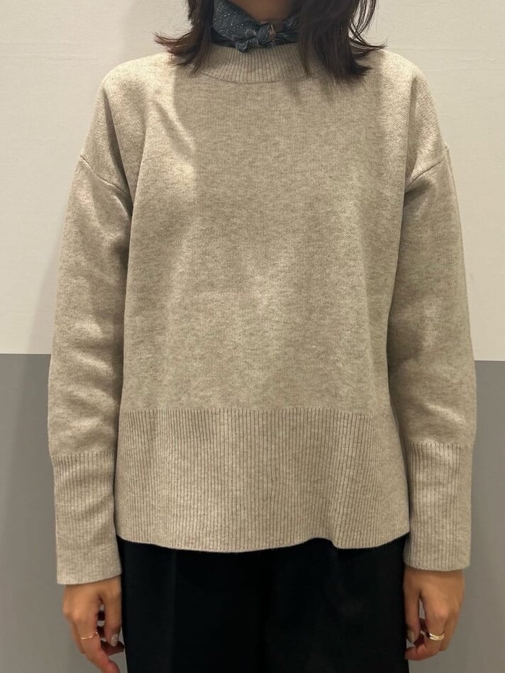 WEB限定ベージュプルオーバー