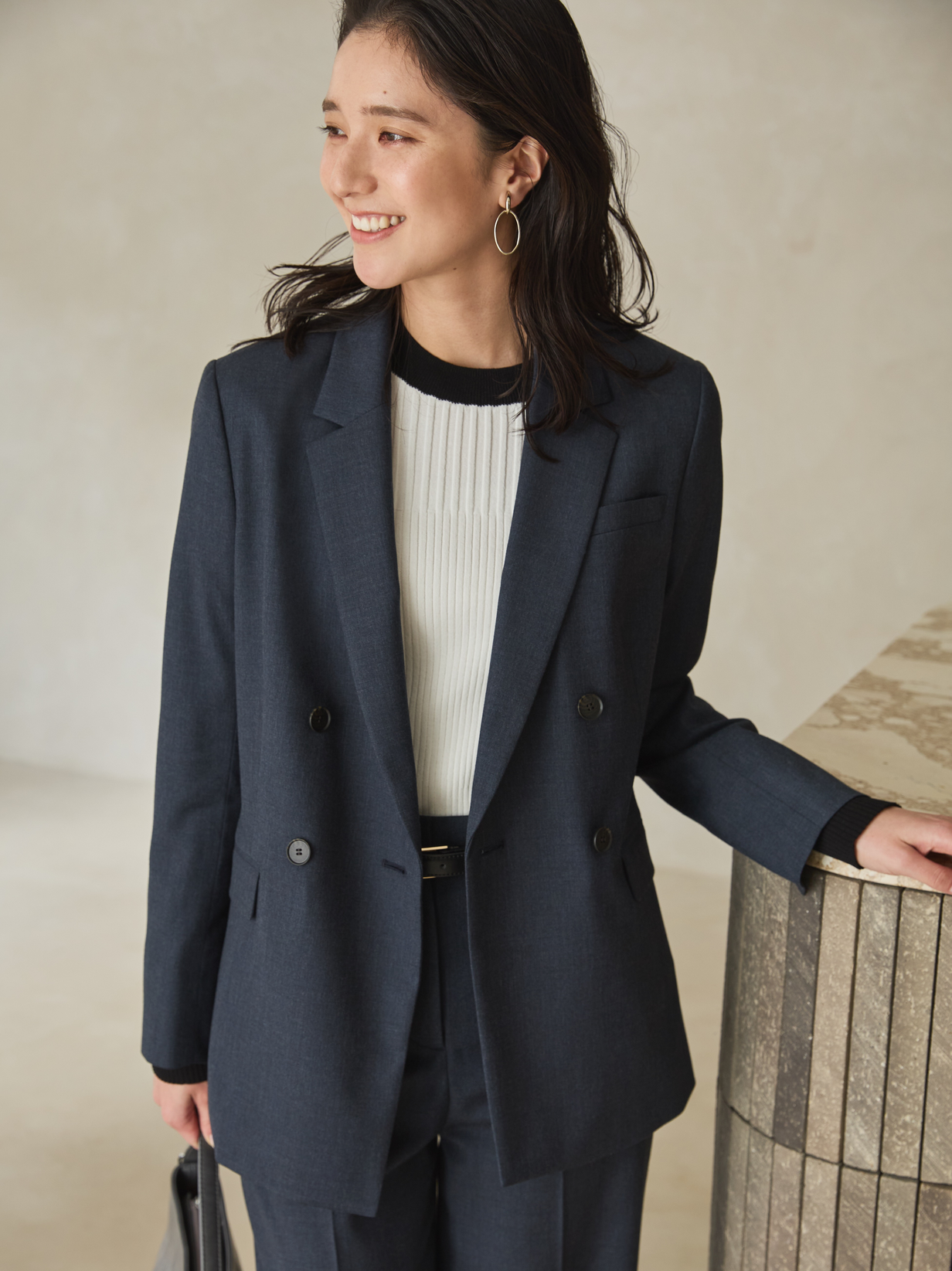 モデル画像　CARREMANネイビー　上半身