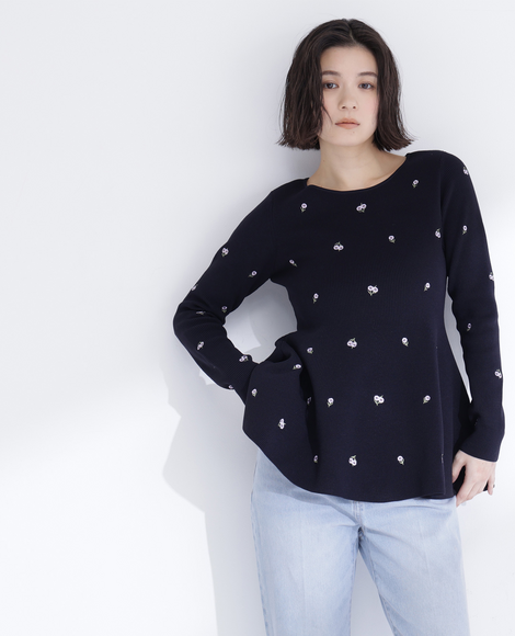 【一部店舗・mix.tokyo 限定カラー：ネイビーベース2】刺繍ペプラムニット