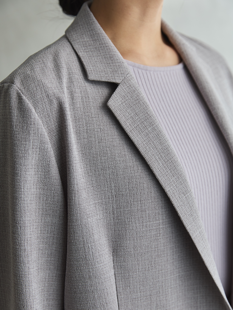 モデル画像　クリスピーツィード　素材寄り