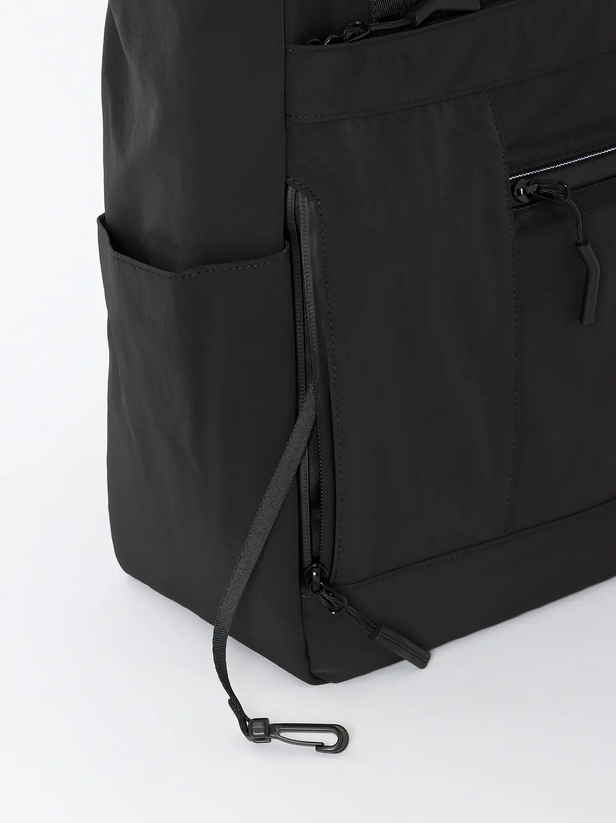 キーストラップ付きの小物ポケット