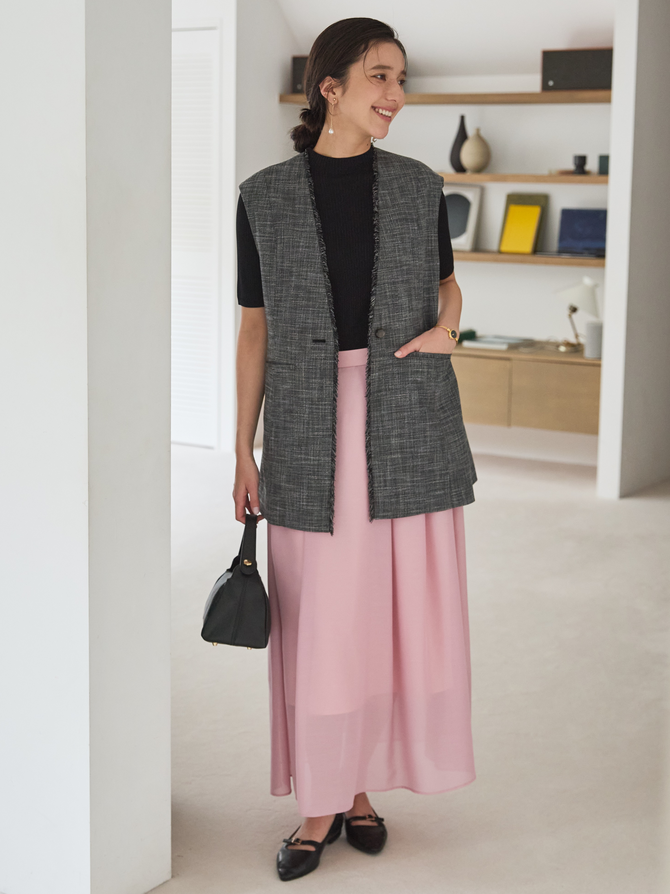 モデル画像　シアーフレアスカート　全身