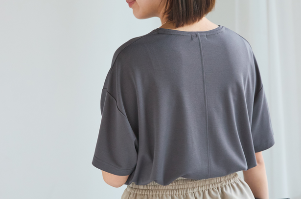 オーバーサイズTシャツ　背面