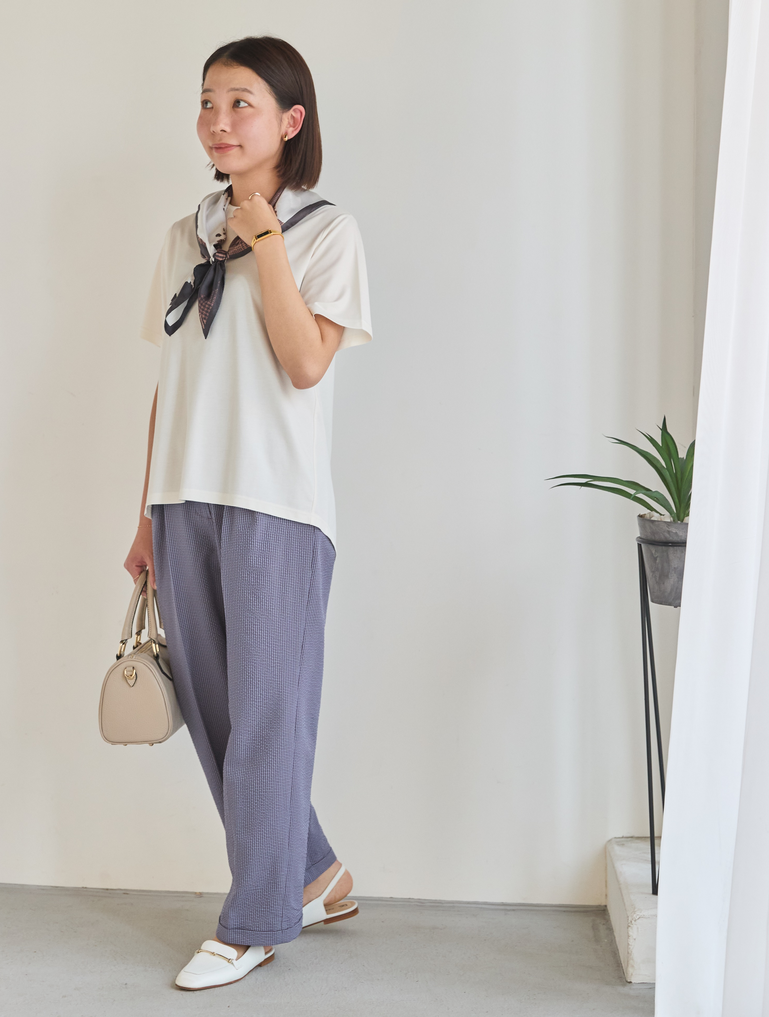 バックフレアTシャツ　全身