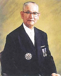 山崎貞一の画像