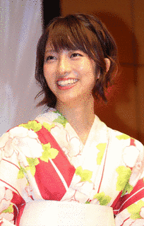 小島梨里杏の画像