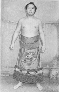 若椿利信の画像