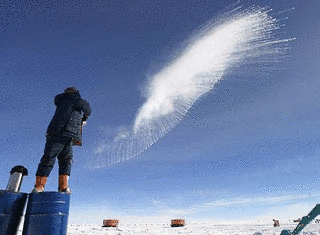 ムペンバ効果の画像