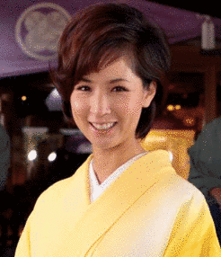 梓真悠子の画像