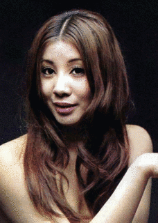 渥美マリの画像