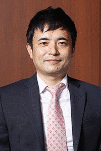 峯村健司の画像