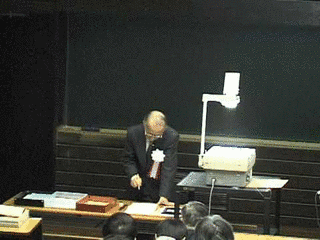 上田睆亮の画像