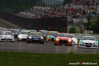 自動車レースの画像