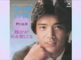 19:00の街の画像