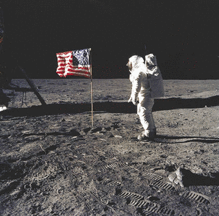 WALK ON THE MOONの画像