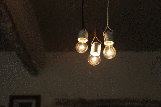 裸電球の画像