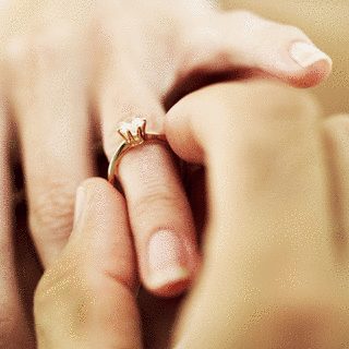 ENGAGEDの画像