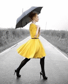 UNDER THE RAINの画像