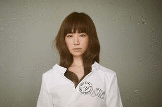 ポストに声を投げ入れての画像