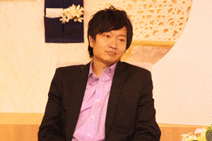 加藤嘉一の画像