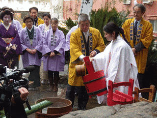 劒刀石床別命神社の画像