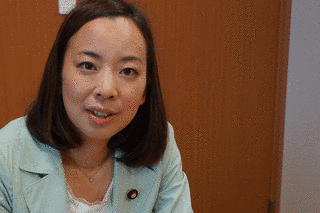 吉良佳子の画像