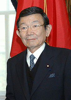 与謝野馨の画像