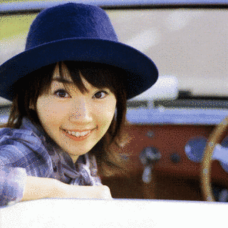 ALIVE & KICKINGの画像