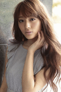 山田朱莉の画像