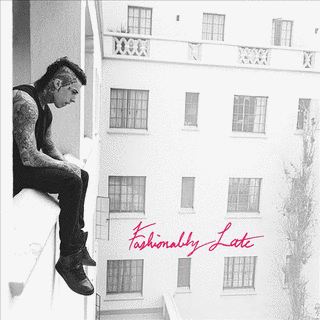 FASHIONABLY LATEの画像