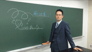 賀抜允の画像