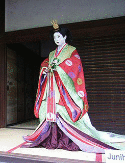 和妃の画像