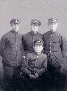 張尹の画像