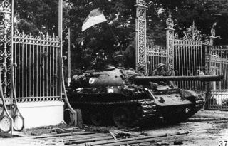 1975年4月の画像