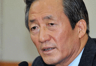 セヌリ党の政治家の画像