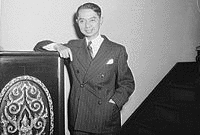 セーニー・プラーモートの画像