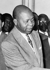 ガボンの首相の画像