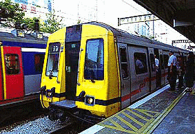 広九直通列車の画像