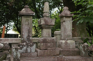 1220年に亡くなった人物の画像