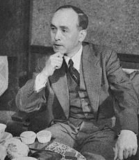 沼野井春雄の画像
