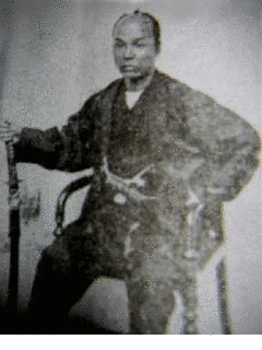 秋月種殷の画像