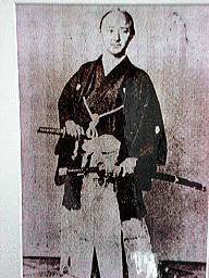 松平康泰の画像